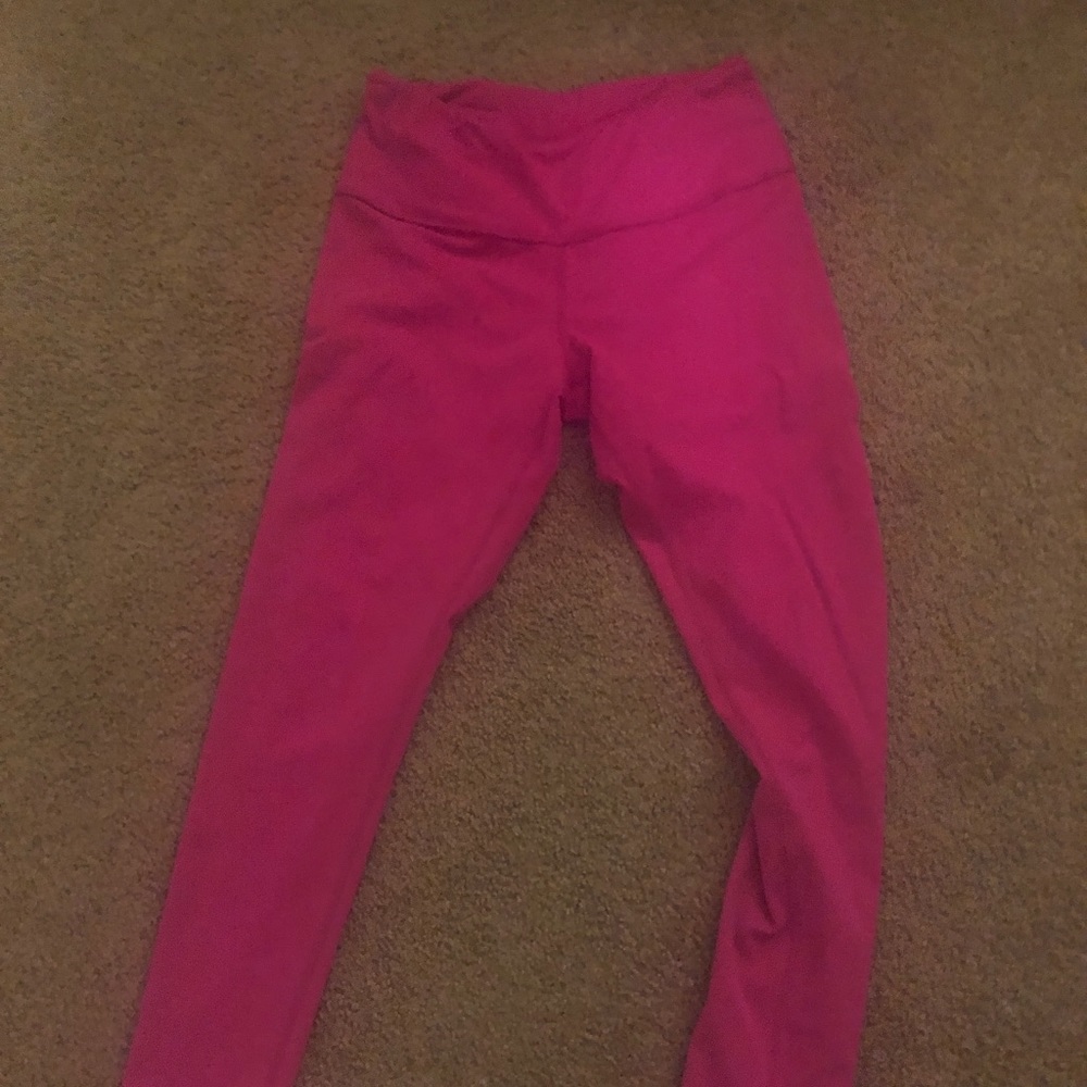 Hop pink leggings.